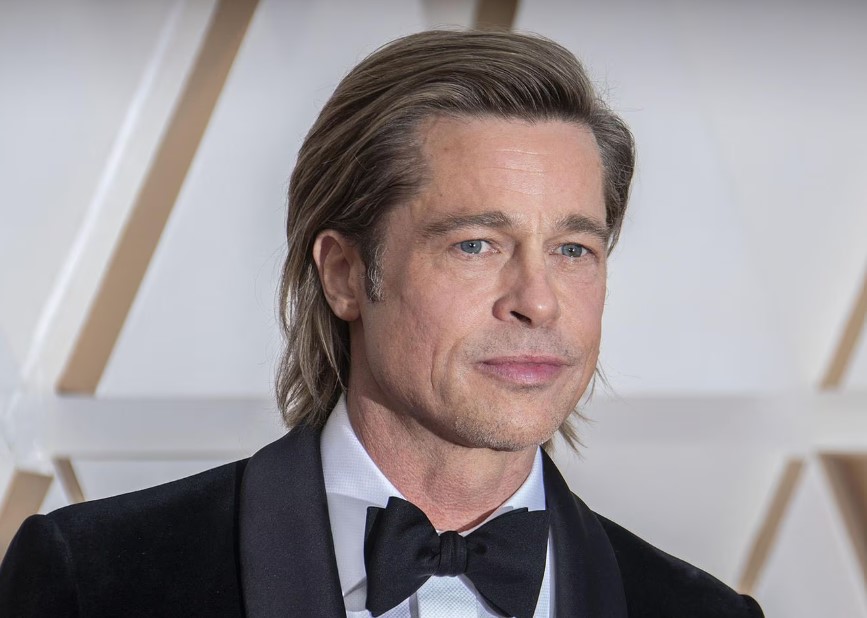 Brad Pitt's daughter Shiloh officially declares removing his surname on her 18th birthday 6