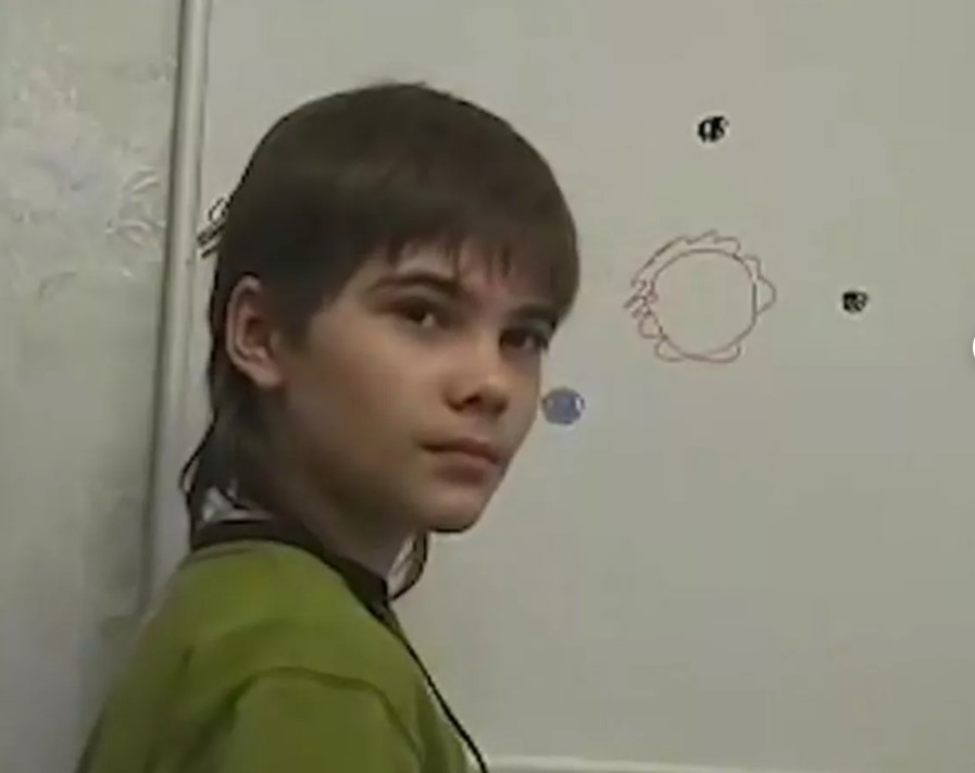 Time-traveling child genius allegedly born on Mars warns people before being reborn on Earth 3