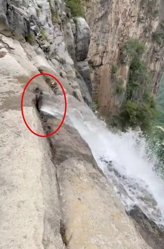 Hiker makes an embarrassing discovery at China's Famous Waterfall in viral video 3