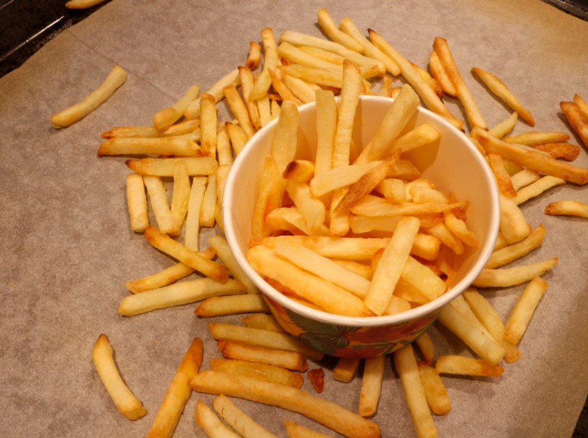 KFC restaurants in Australia use a trick to create the illusion of larger portions. Image Credit: Getty