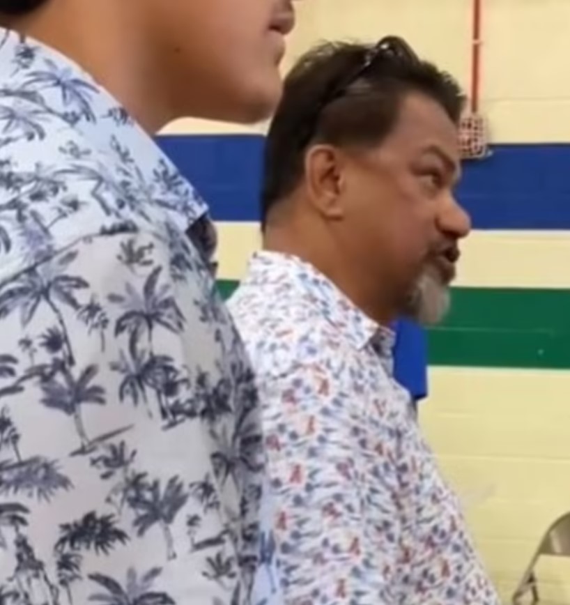 Dad criticizes high school for banning daughter from walking at graduation in traditional Hawaiian lei 6