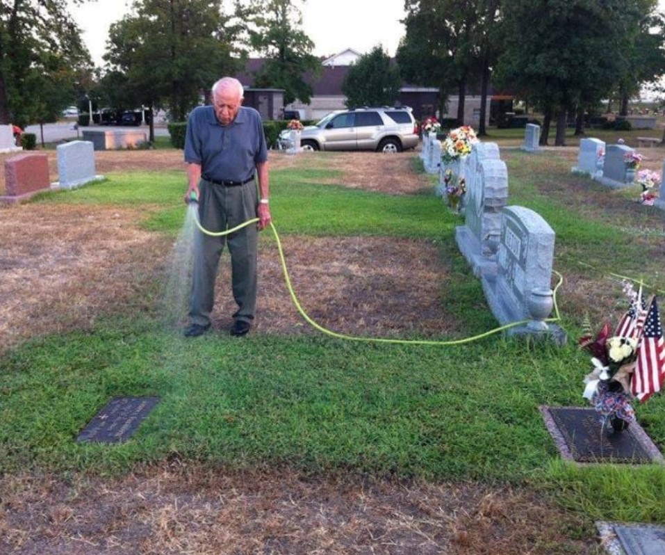 Mom tracks the stranger down after realizing he always secretly visited her son's grave 3