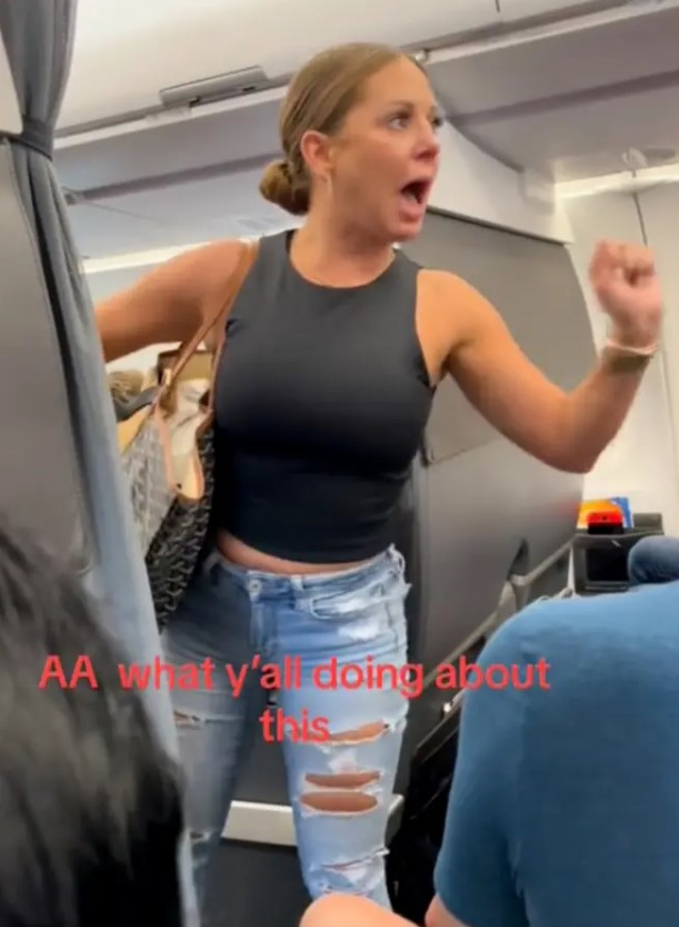 'Crazy plane lady' seen coming back on a flight after 'not real' incident one year ago 6