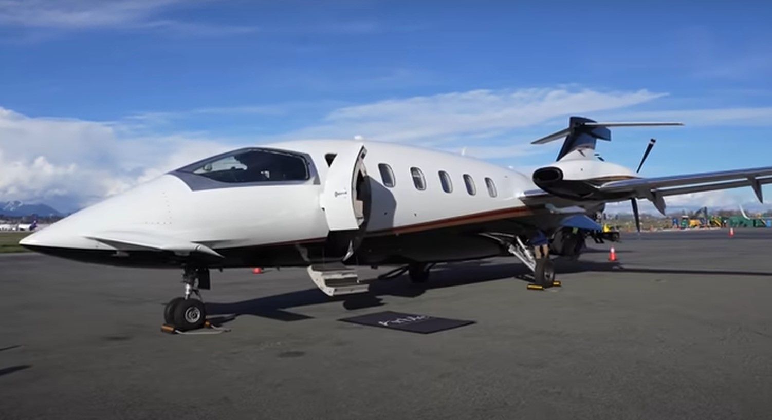YouTuber stuns people by using 'Uber' private jet service worth over $500 2