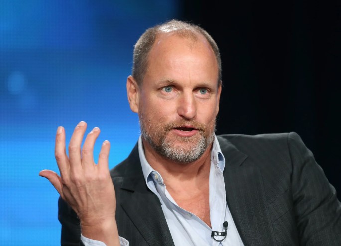 Woody Harrelson reveals he has lived without a cell phone for three years 3