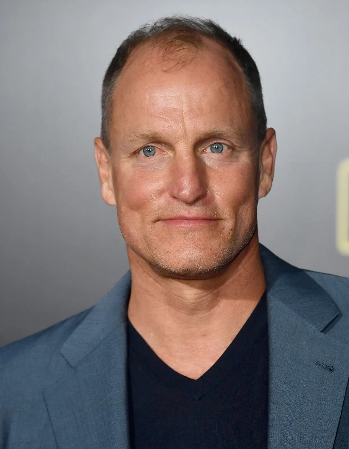 Woody Harrelson reveals he has lived without a cell phone for three years 1