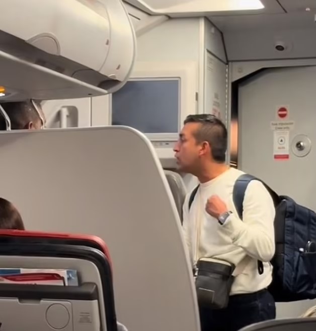 Airline kicks off lawyer from flight after reselling his pre-booked seat to another passenger 2