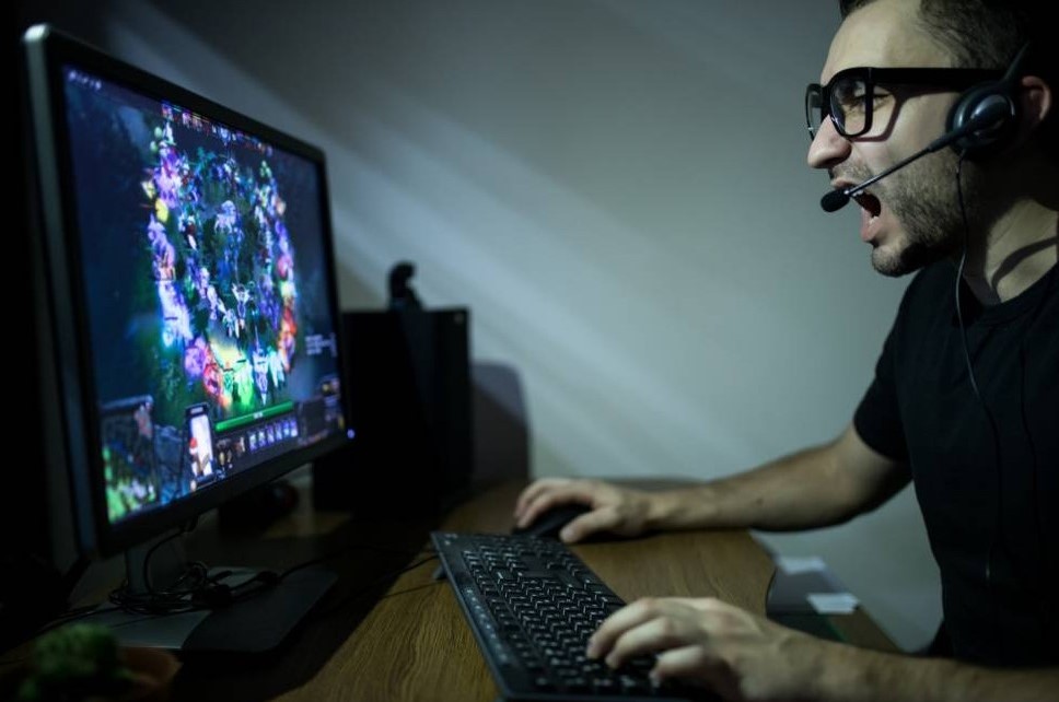 Gamer flew overnight to confront online rival over ArcheAge feud. Image Credit: Getty