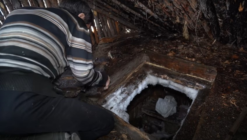 No need for a freezer due to the cold, but food must be stored safely to deter bears.b Image Credit: Youtube/Kiun B