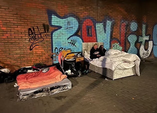 Homeless couple Nada and Ladislav forced to live on roundabout after hostel eviction over lack of passport.. Image Credit: Media Wales