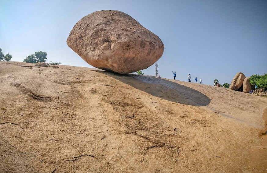 Kummakivi balancing rock: a testament to nature's astonishing feats 4