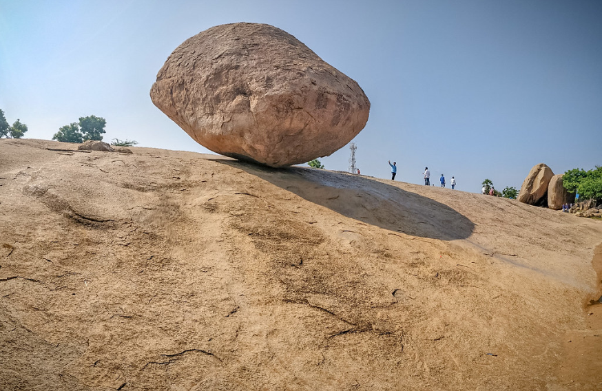 Krishna's-Butterball-in-Mamallapuram,-Tamil-Nadu,-India