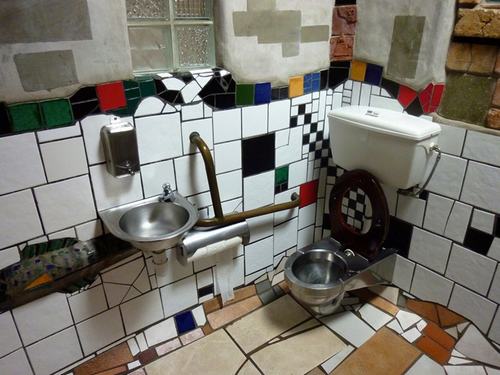 8 weirdest toilets that are actually working around the world 5