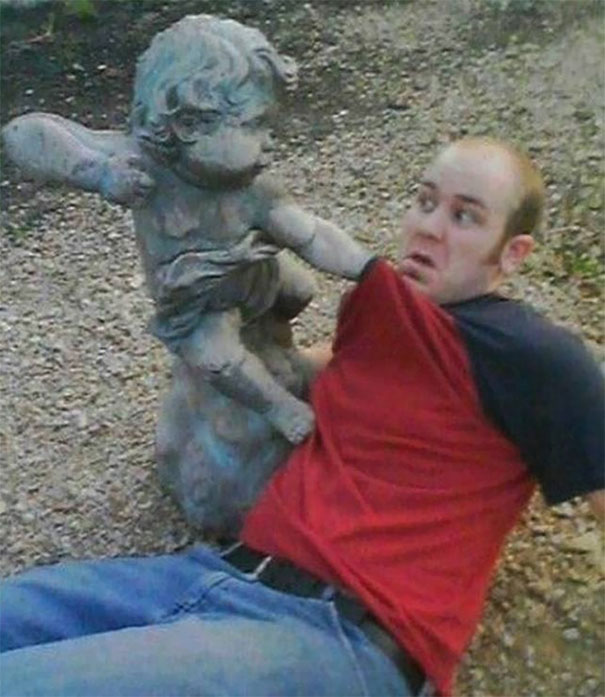 Top 23 unique poses with super funny statues 11