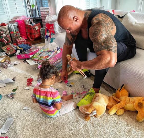 The Rock playing Barbie dolls with his daughter goes viral for being too adorable 6