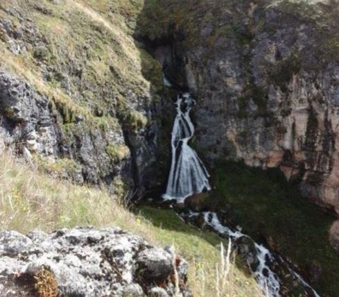 A waterfall in Peru is like a bride in a wedding dress, with a heart-rending love story behind it 2