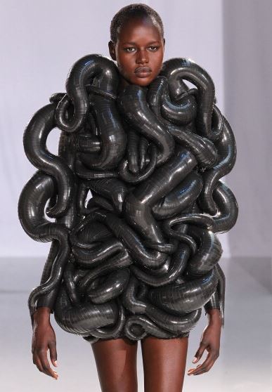 Image Credit: Iris Van Herpen: Runway - Paris Fashion Week Haute Couture F/W 2011/2012