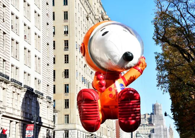 Snoopy is real! Meet Bailey, Snoopy's twin brother in real life! 4