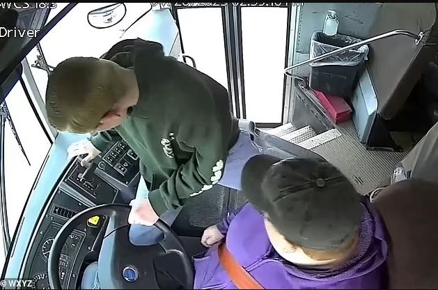 13-year-old boy saves 66 people from danger when bus driver loses consciousness 1