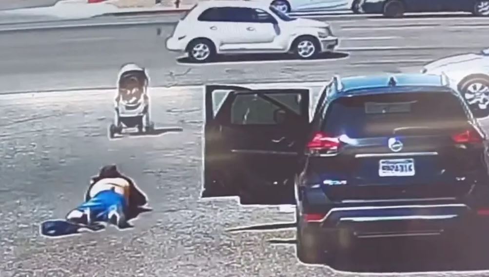 Homeless good samaritan saves baby in stroller from rolling onto highway 2