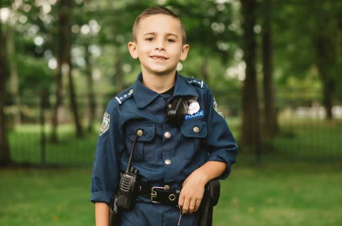 A 9-year-old boy raises over $90,000 to purchase bulletproof vests for police dogs 1