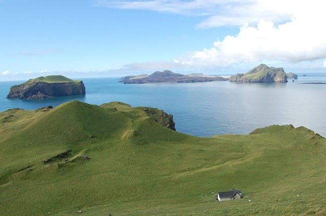 The mystery of the owner of the world's loneliest house 3