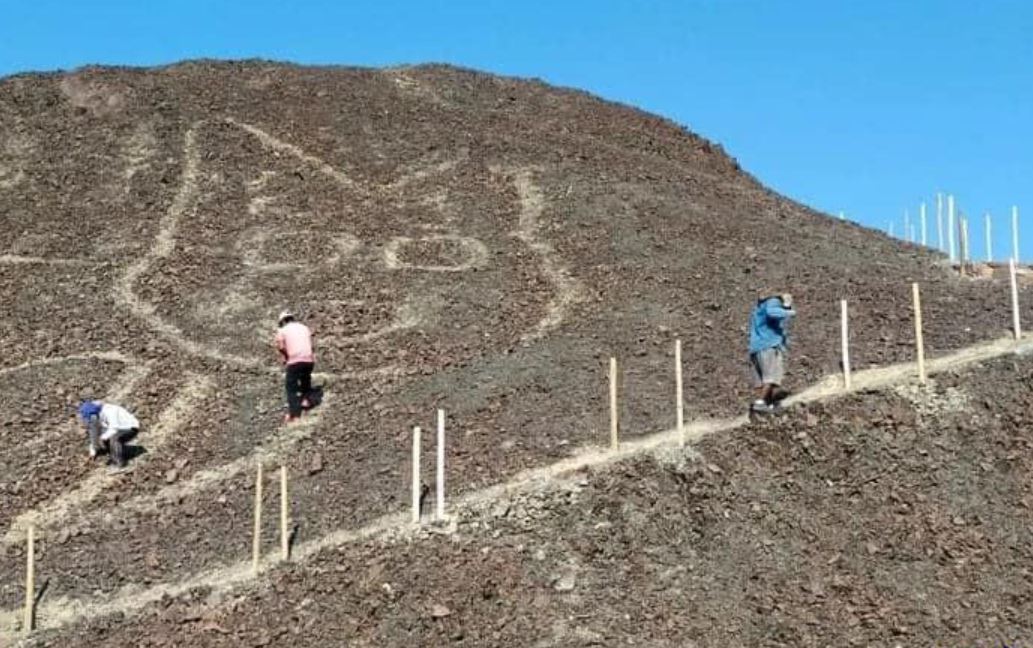 The mystery of the 2,200-year-old giant cat drawing on the high mountain 3