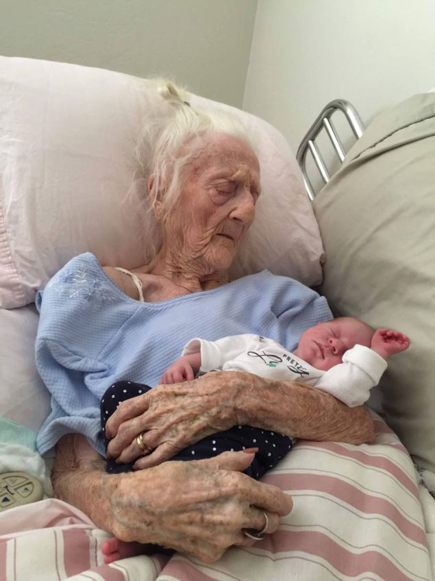 101-Year-Old holds newborn great-granddaughter in final moments her life 1