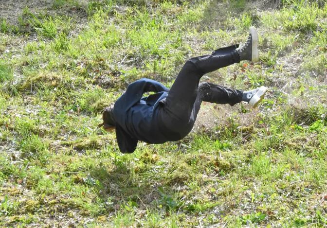 Canadian woman wins cheese rolling race despite being knocked unconscious 5