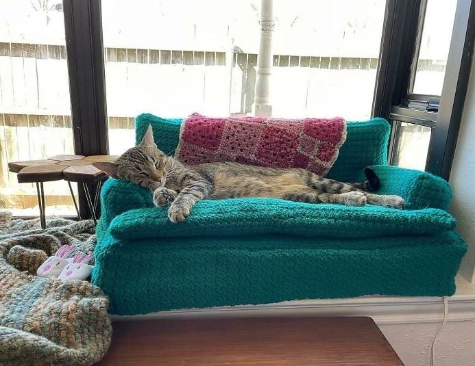 10+ Adorable cat-sized furniture pieces that will melt your heart 3