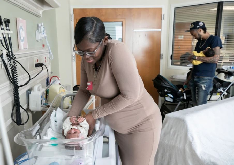 Woman was shocked to give birth to triplets after twins 2