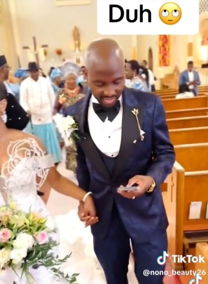 The groom was caught texting while walking down the aisle of the wedding: a call for annulment 2