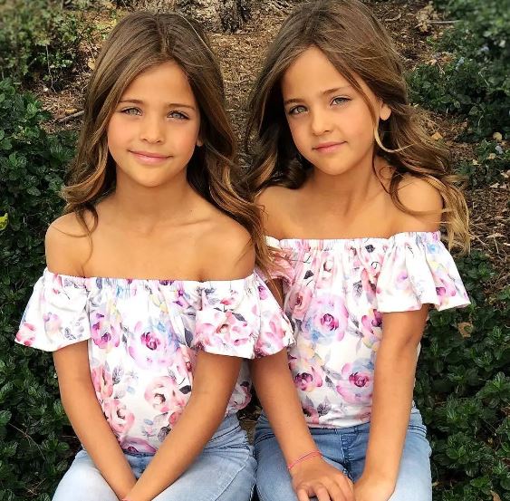 The most beautiful twin sisters in the world, possessing extraordinary looks after 13 years 3