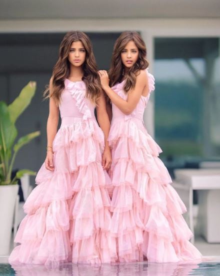 The most beautiful twin sisters in the world, possessing extraordinary looks after 13 years 6