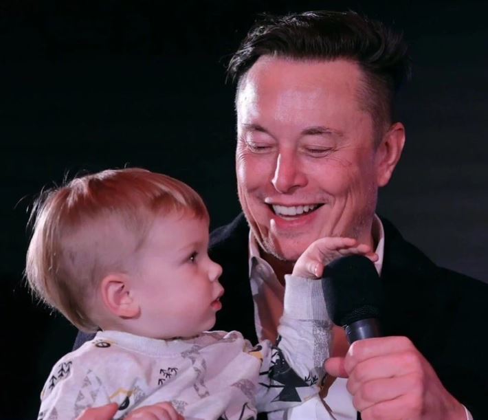 Elon Musk, father of 10 kids, explains the reason why he stopped expanding his family 5