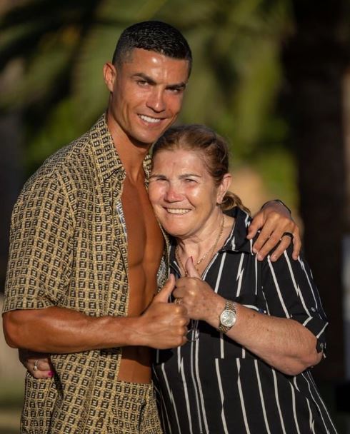 Cristiano Ronaldo opens up about the real reason why he chose to live at home with his mother 5