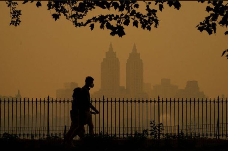 New York city engulfed by 'toxic smog': Record-breaking air pollution 4