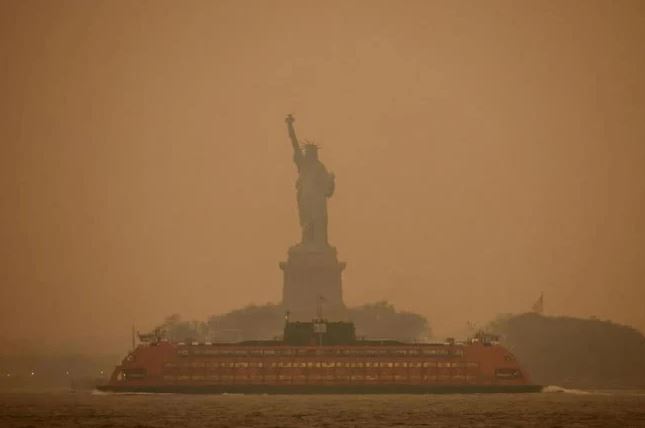 New York city engulfed by 'toxic smog': Record-breaking air pollution 6