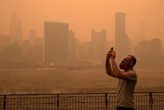 New York city engulfed by 'toxic smog': Record-breaking air pollution 7