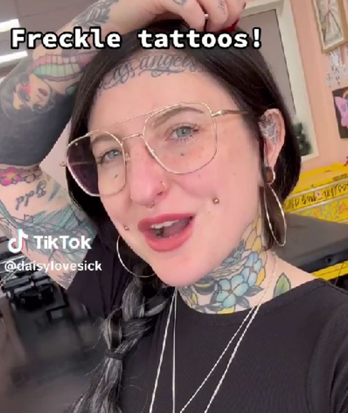 Internet divided over trend of tattooing 'permanent freckles' on the face 5