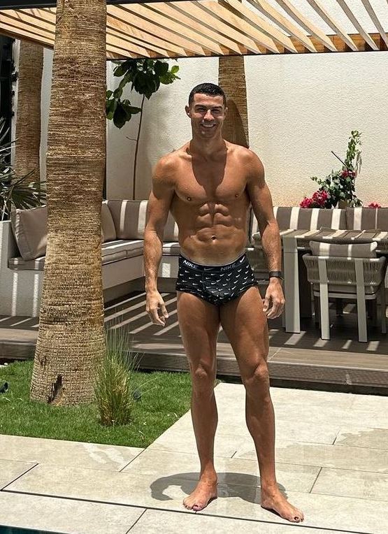 Unraveling the reason why Cristiano Ronaldo is wearing black nail polish on his toes 1