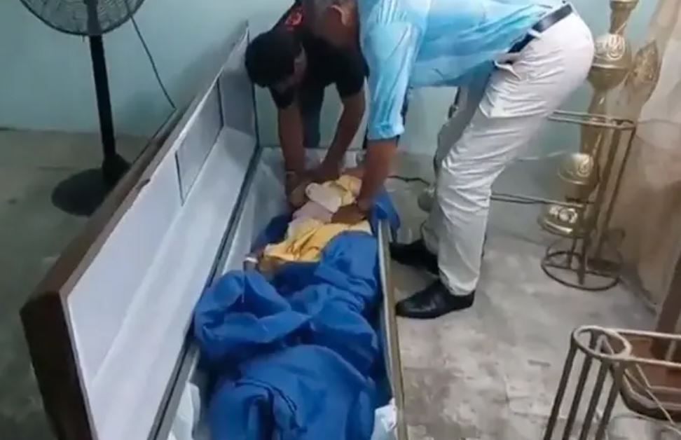 Woman suddenly wakes up in coffin at her own funeral after declared dead by doctor 4