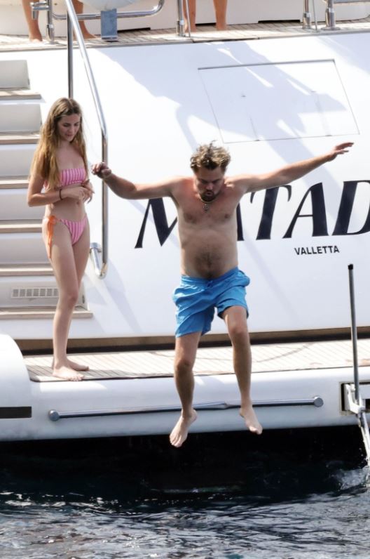 Shirtless Leonardo DiCaprio shows off his toned torso and enjoys his vacation family on superyacht 4
