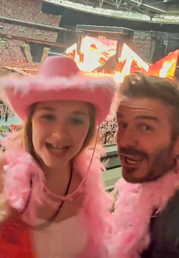 David Beckham shares sweet clip kissing daughter Harper on the lip, stirs strong feelings online 4