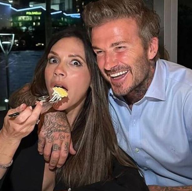 Victoria Beckham reveals her husband - David Beckham has never seen her without eyebrows 4