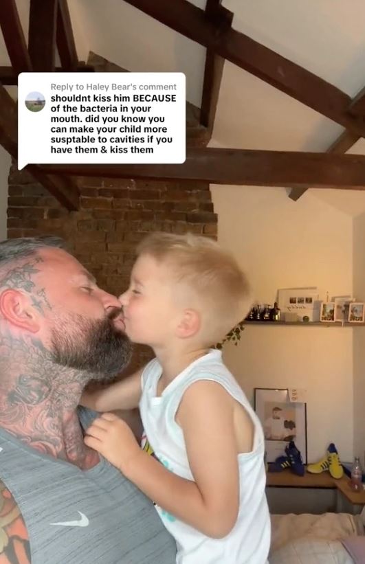 Father kisses his son, 5, on the lips, haters say he is not 'manly' 2