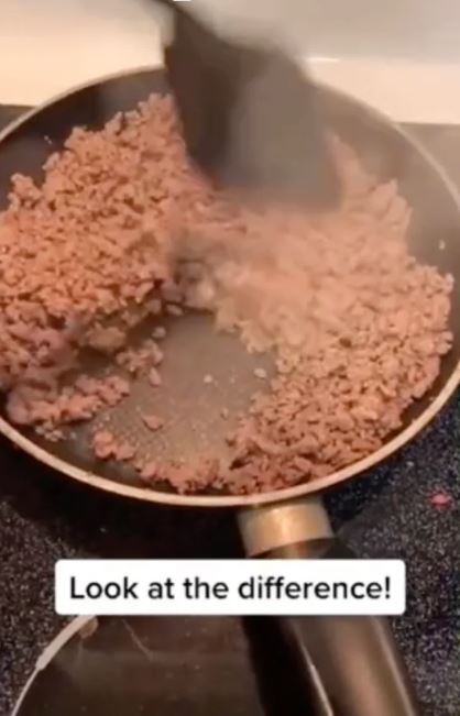 Woman rinsing cooked ground beef causes controversy among viewers 6