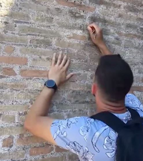 Man who ‘carved girlfriend’s name’ into Rome’s Colosseum with keys faced up to five years in jail 2