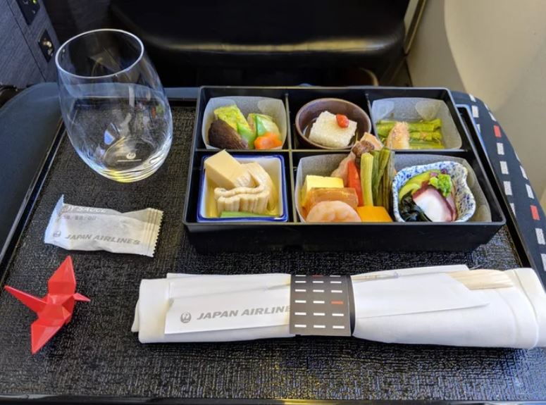 Image Credits: Japan Airlines Meal example/thriftytraveler.com