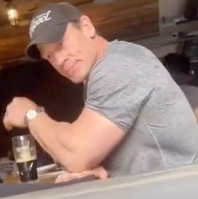 John Cena was praised for respectful to fan who approached him while he eats with friend 1